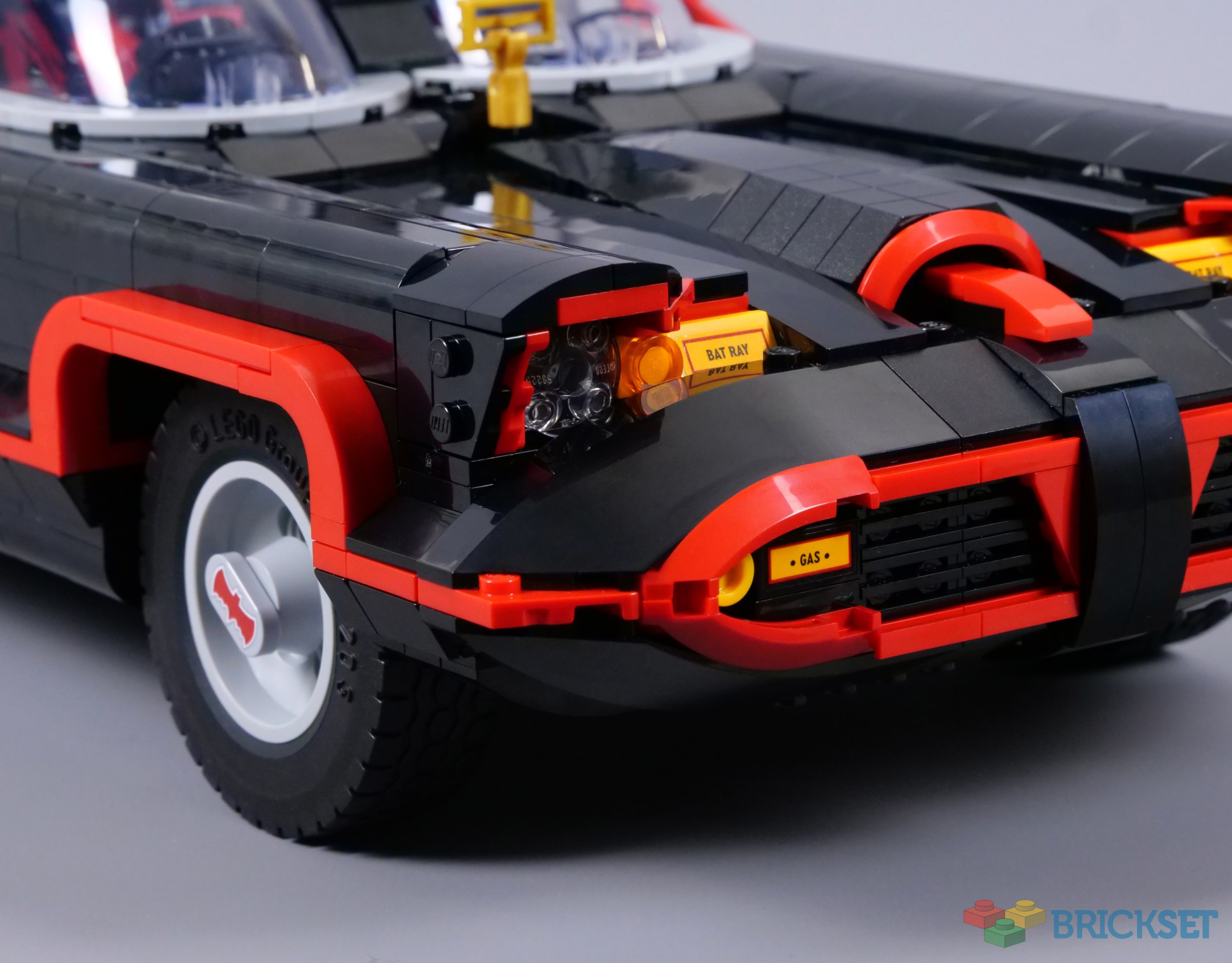 LEGO DC Comics Super Heroes 76328 Batman: The Classic TV Series